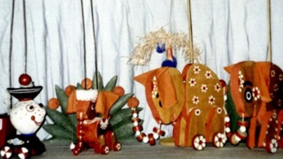 Teatrul de Păpuși: Micuții maramureșeni sunt invitați la spectacolul „Locomotivioara leneșă”