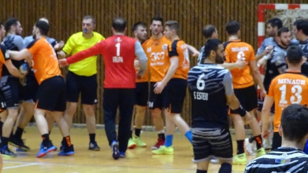 O altercație generală, punctul culminant al meciului disputat de handbaliștii de la Minaur