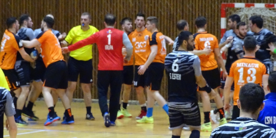 O altercație generală, punctul culminant al meciului disputat de handbaliștii de la Minaur