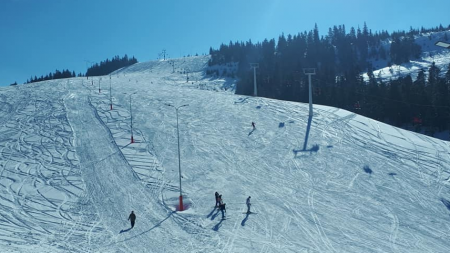 Concurs de schi exclusivist: participă doar femeile