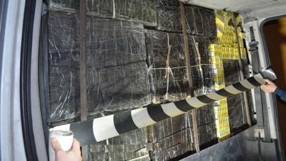 Și-a izolat cabina mașinii cu cartoane. De țigări