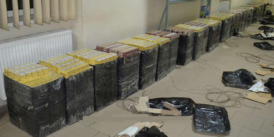 A traficat tigări de 8200 lei și a rămas fără Audi-ul de 33.000 de lei