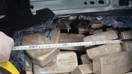 Arestați preventiv pentru trafic de droguri de mare risc