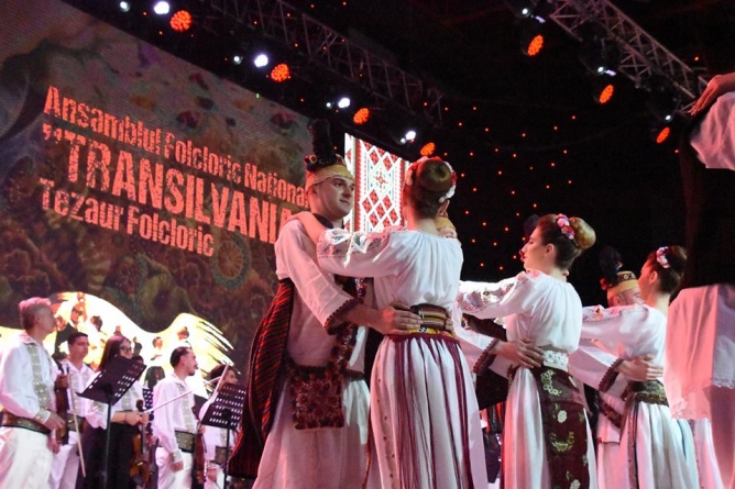 Ansamblul ”Transilvania” a sărbătorit 6 decenii de activitate (GALERIE FOTO)