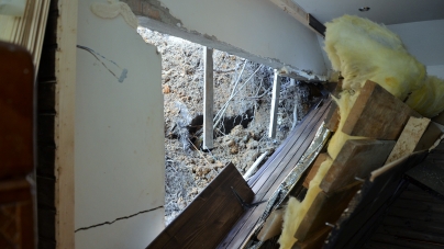 Gospodării din trei localități maramureșene afectate de alunecări de teren