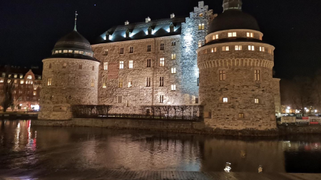 Castel din Suedia vs palat din Maramureș