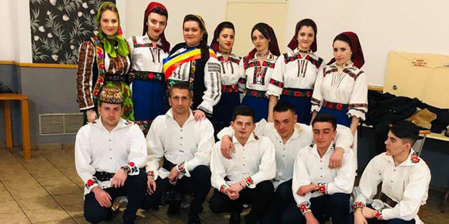 Jucăușii din Cupșeni au susținut în Spania un spectacol dedicat femeii