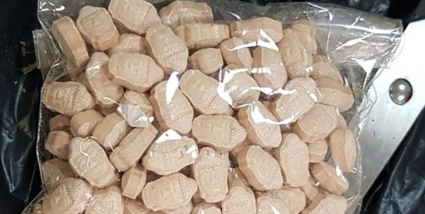 I-au dus o citație acasă unui băimărean și l-au găsit cu droguri de mare risc