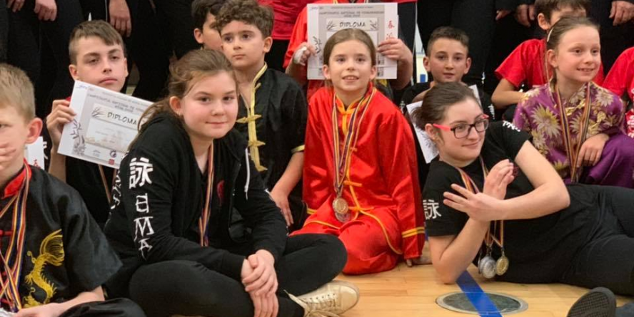 Un club băimărean a reușit performanța de a obține o medie de 2,5 medalii/sportiv la un campionat național  (GALERIE FOTO)