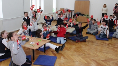 Istoria unei istorii a mărțișorului, scrisă de sute de elevi din Maramureș (GALERIE FOTO)