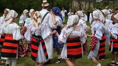 În Sighetu Marmației: Evenimentul cultural-educativ „Convorbiri despre folclor” – Dansul maramureșean
