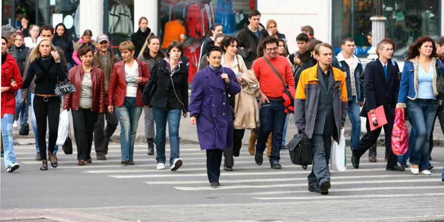 Sondaj IRES: Creşterea preţurilor îi îngrijorează cel mai mult pe români. Pe locul al doilea e frica de război