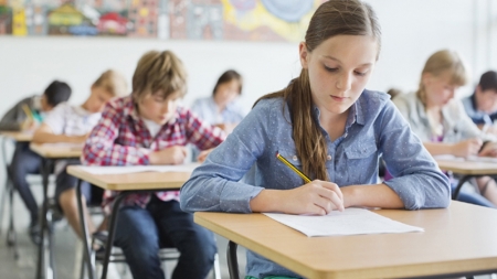 Sute de elevi maramureșeni au lipsit de la proba de matematică a simulării evaluării naționale