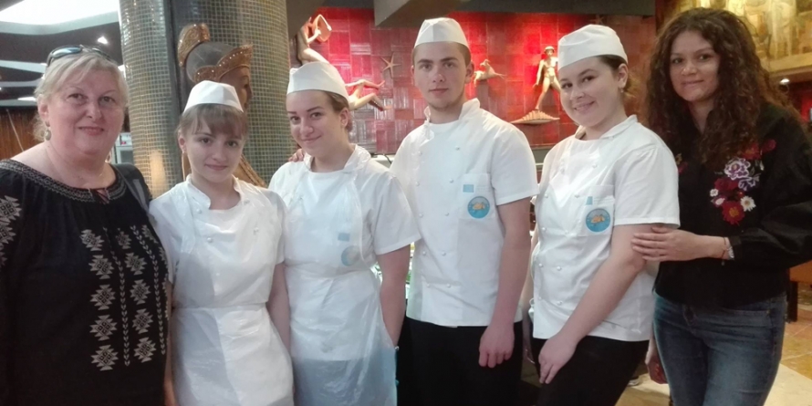 Elevi din Cavnic la practică în restaurante din  Lisabona (GALERIE FOTO)