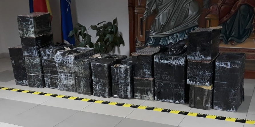 Cinci percheziții în Baia Mare și oameni lăsați fără țigări de Paști