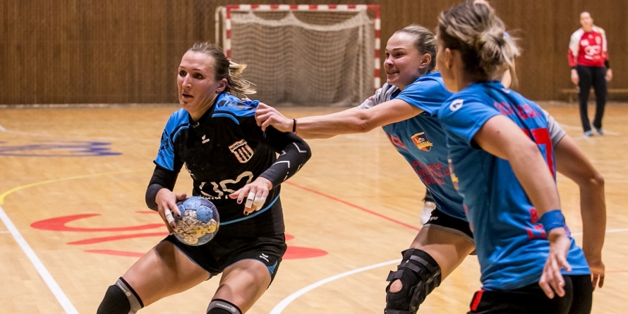 În loc de 3 puncte, handbalistele de la Minaur au adus de la Buzău 2 cartonașe albastre și a 7-a înfrângere