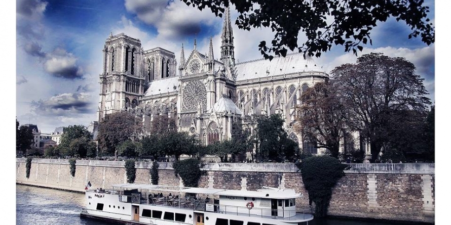 Notre Dame, înainte și după incendiu, în viziunea unei artiste fotograf din Baia Mare (VIDEO)