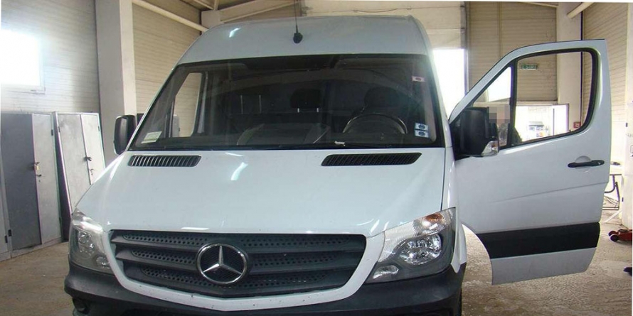 Mercedes de 70.500 lei, furat din Franţa, apărut în România, condus de un șofer din Ucraina