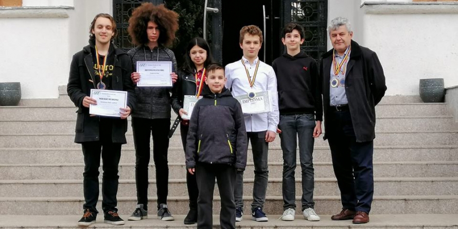 Medalii la olimpiada națională și trei maramureșeni calificați în lotul lărgit de astronomie și astrofizică al României