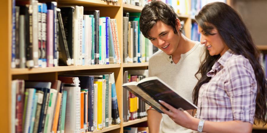 Bibliotecă în casă nouă