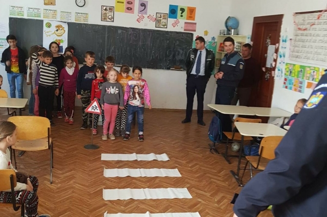 Lecții de circulație pentru prichindei (GALERIE FOTO)