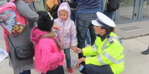 Micii poeţi, poliţişti pentru o zi: Concurs pentru elevii maramureșeni cu ocazia Zilei Poliției Române