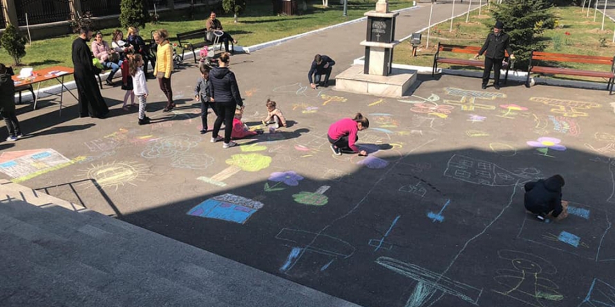 Activități pentru copii la biserica „Sfinții Arhangheli Mihail și Gavriil” (GALERIE FOTO)