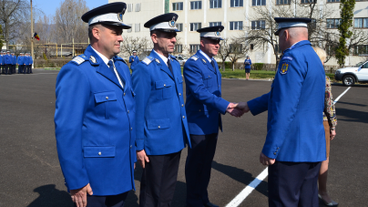 Trei jandarmi înaintați în grad înainte de termen