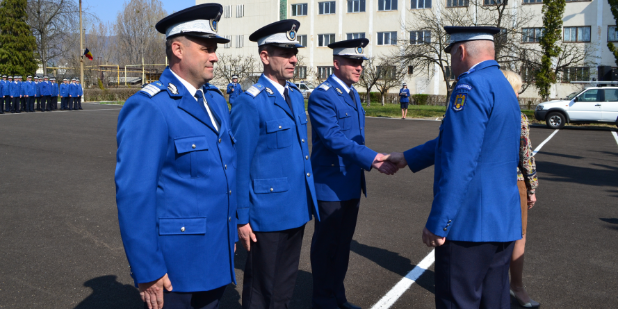 Trei jandarmi înaintați în grad înainte de termen