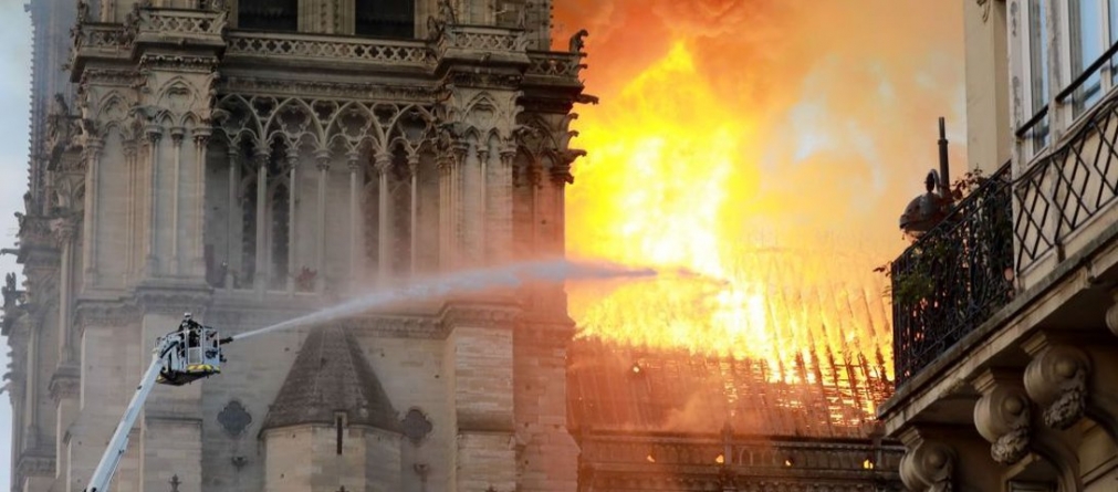 Clopotele catedralelor vor bate pentru Notre Dame