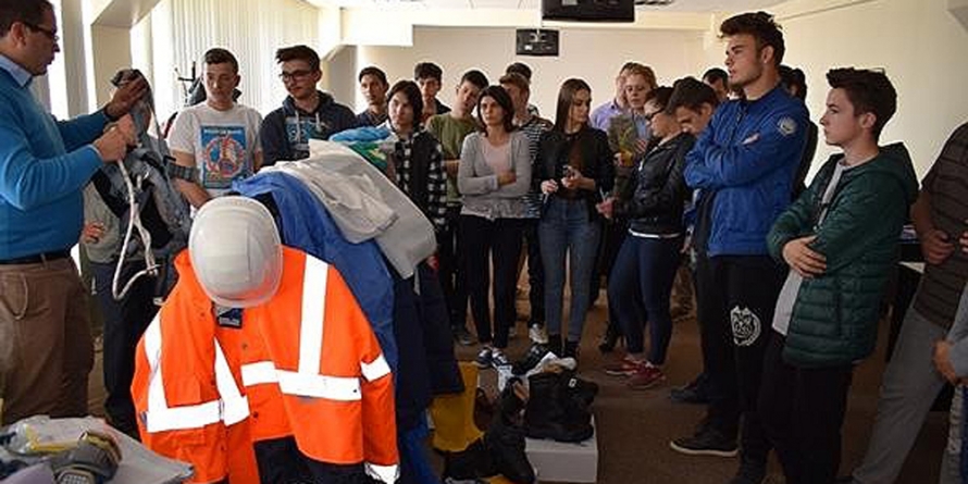 Proiect pentru liceeni privind securitatea și sănătatea în muncă