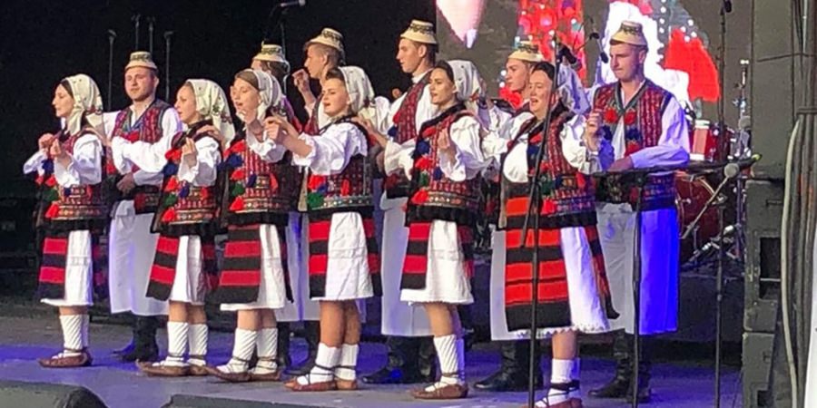 Folclorul și bucatele maramureșene au impresionat și la Festivalul Internațional de Artă “Carpathian Space” din Ucraina (GALERIE FOTO)