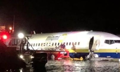 Un Boeing cu 143 de pasageri a aterizat într-un râu (VIDEO)