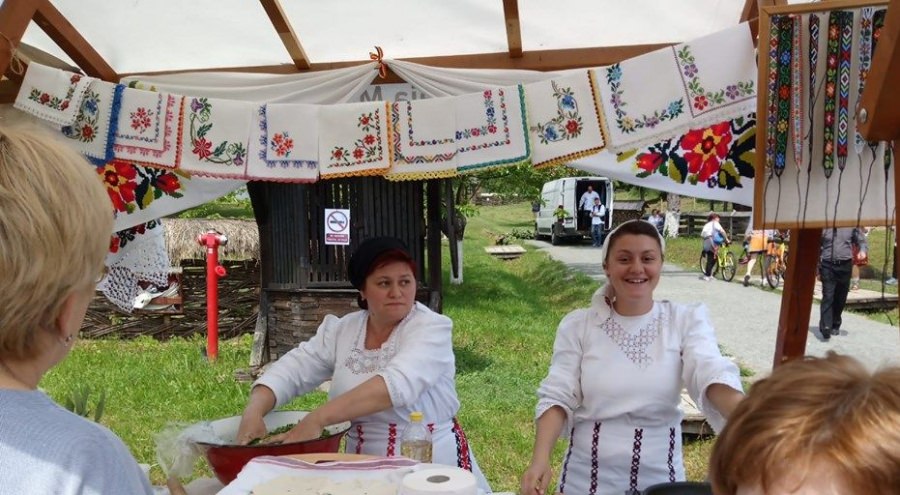 Zeci de expozanți la târgul ”Bun de Maramureș”, iar vizitatori – cu miile (GALERIE FOTO)