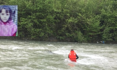 Fetiţa dispărută încă nu a fost găsită, ci numai tricoul cu care era îmbrăcată