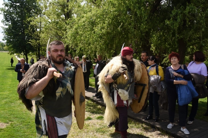 Sărbătoare cu daci (GALERIE FOTO)