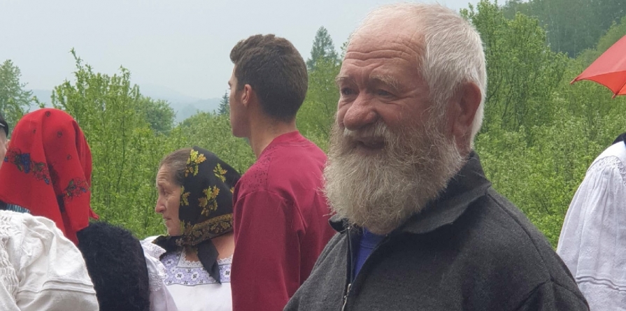 La 77 de ani, meşterul popular Ştefan Jula a inaugurat o casă-muzeu în curtea gospodăriei sale din Berința (GALERIE FOTO)