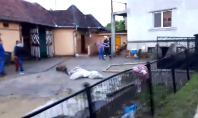 Inundații în Mânău, după o rupere de nori (VIDEO)