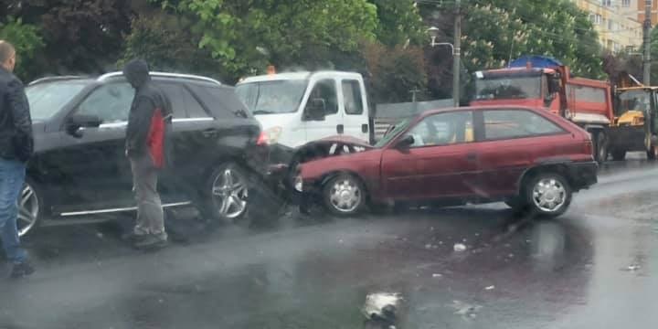 Accidente pe ploaie (GALERIE FOTO)