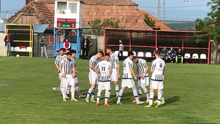 Recea a câștigat la scor, dar pentru a promova are nevoie de ajutor de la adversarii ciucanilor