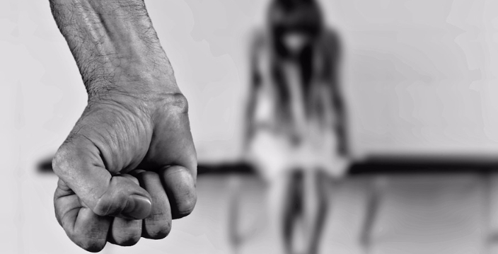 „Scrie-ţi propria poveste!”: Campanie de prevenire şi combatere a violenţei domestice în Maramureș