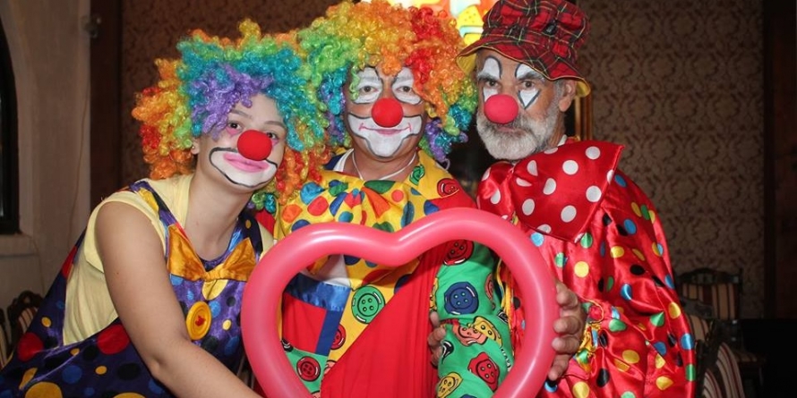 Atracţie pentru copii: Gaşca Zambaricii la Carrefour