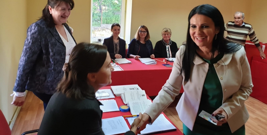 La prânz, Maramureșul se situa în partea a doua a clasamentului prezenței la vot