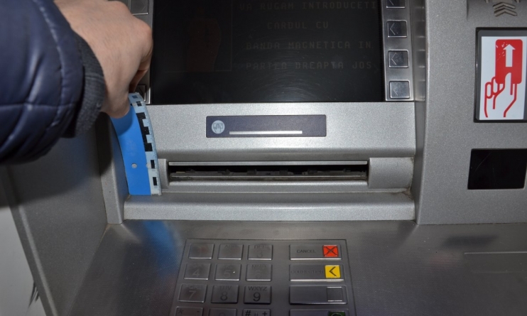 ATM-uri și societăți comerciale verificate de polițiști