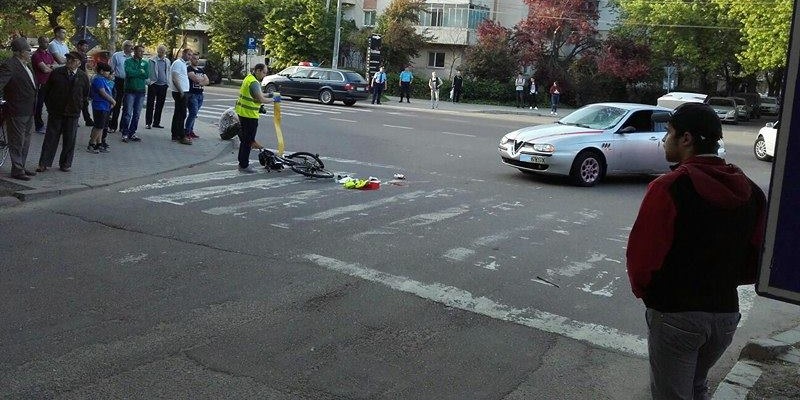 Biciclist de nouă ani, accidentat pe trecere de pietoni