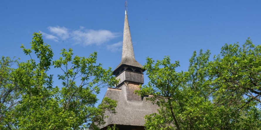 Bisericile din lemn, Mocănița și Cimitirul Vesel – principalele atracții pentru turiștii care vin în Maramureș