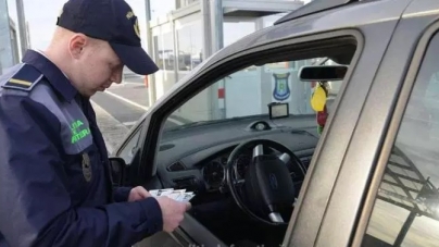 14 străini opriți să intre în țară, 11 români opriți să iasă