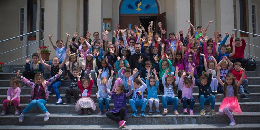 Ziua Copilului, sărbătorită în avans la o parohie din Baia Mare (GALERIE FOTO)