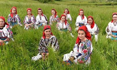 Expoziția de fotografie “România în straie tradiționale”