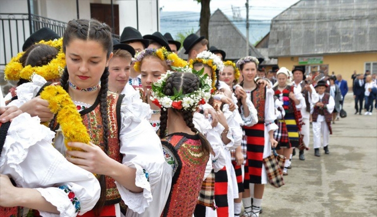 Dragomireștiul, în straie de sărbătoare (GALERIE FOTO)